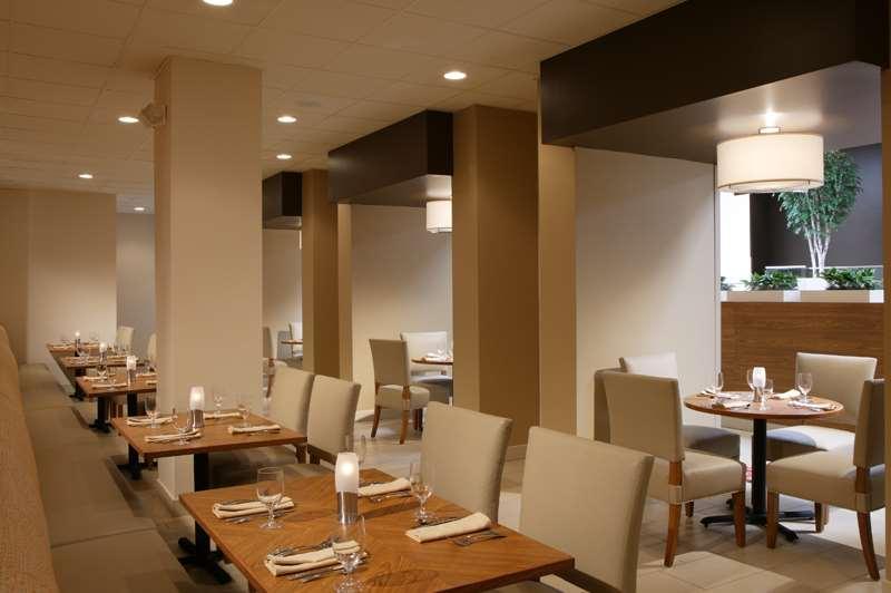 Wyndham Columbus Hotel Worthington Restaurant photo