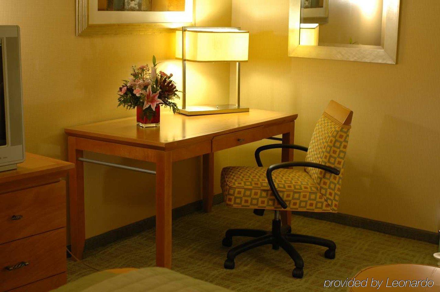 Wyndham Columbus Hotel Worthington Room photo